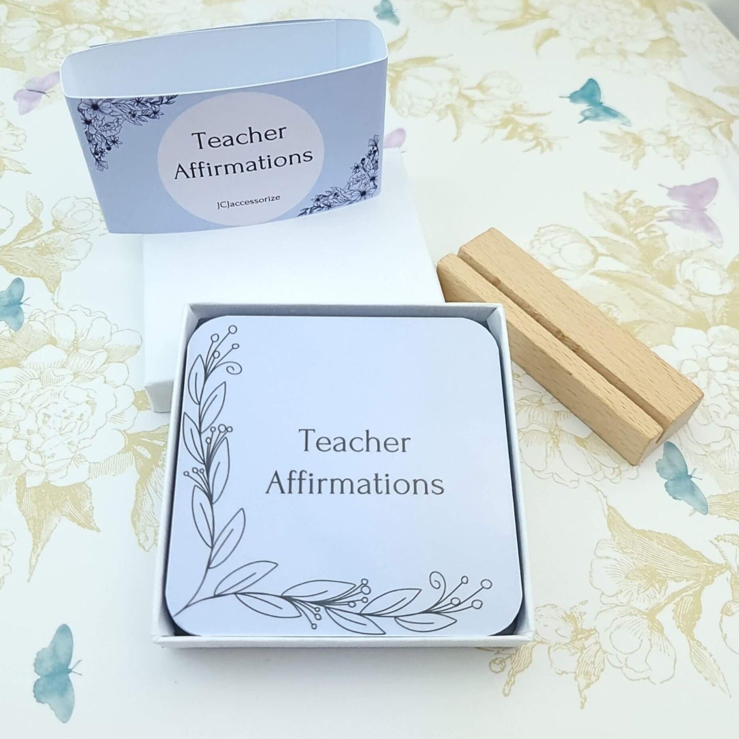 Gift box with 20 affirmation cards for teachers